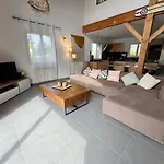 Вилла La De Sofi Cosy Piscine 8 Pers *