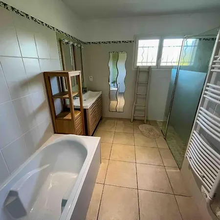 La De Sofi Cosy Piscine 8pp Villa *